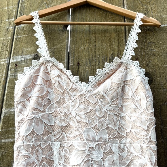 White Lace and Crochet Sweetheart Slip Midi Dress 🌿 - Picture 4 of 12